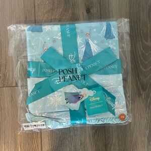 Posh Peanut Disney Frozen Luxette Blanket